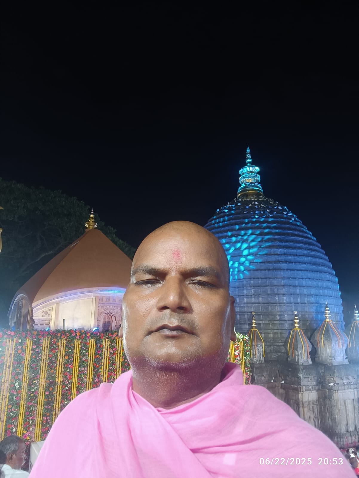 श्रद्धालुओं को मार्गदर्शन