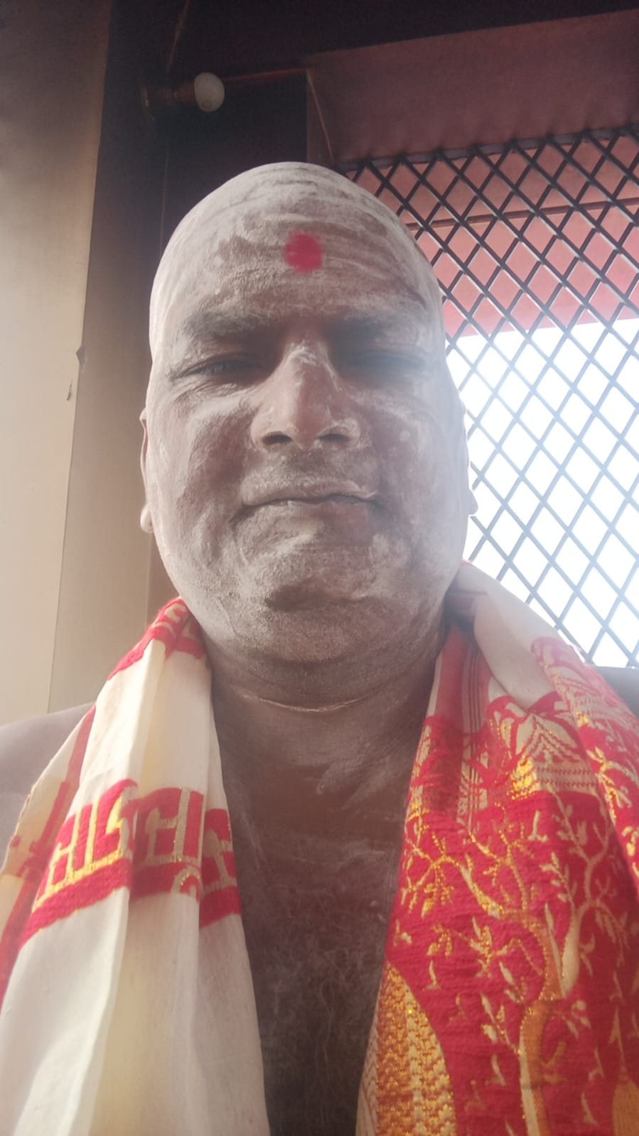 माँ गुरु आश्रम में दिव्य आरती
