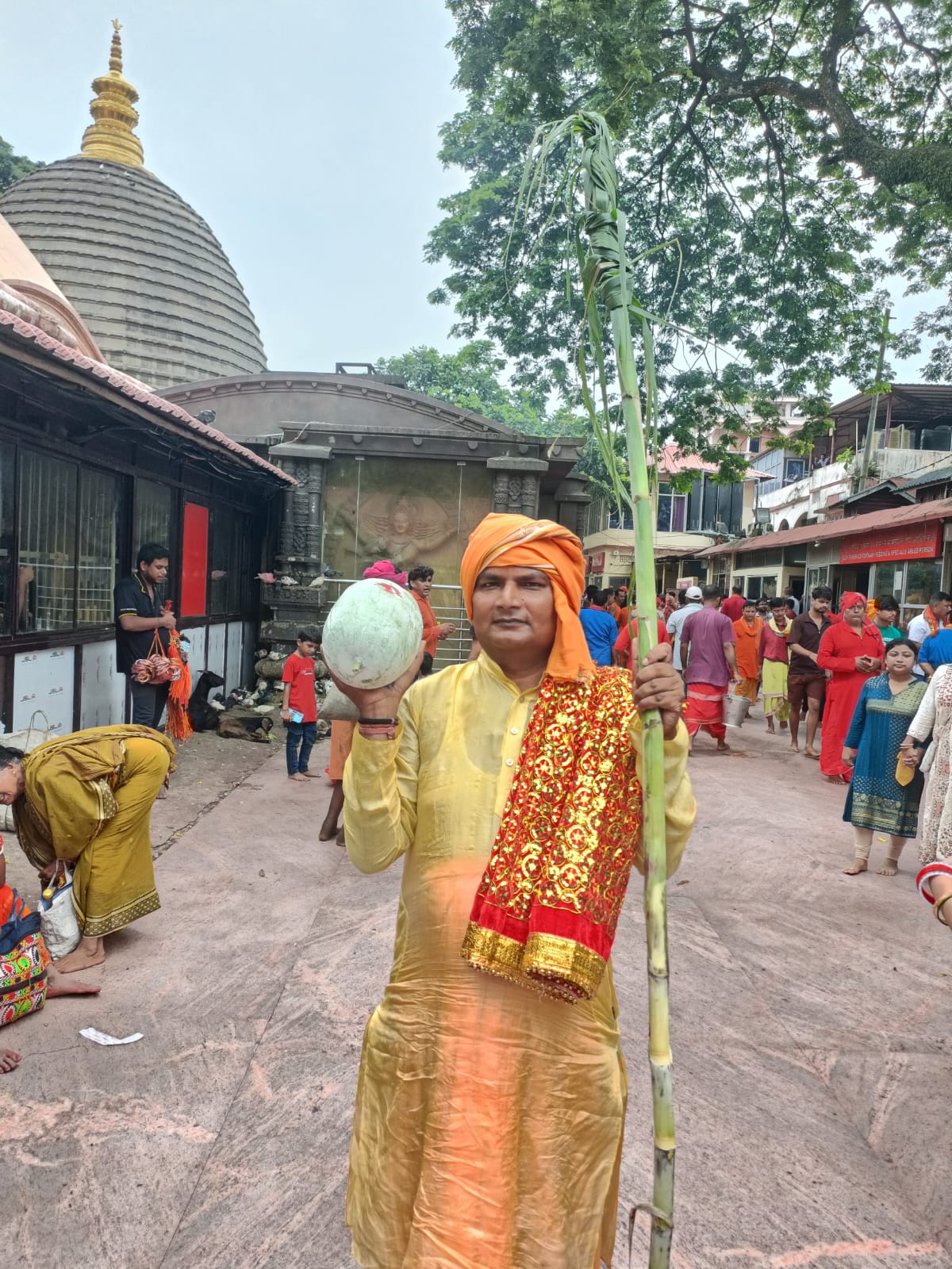 भक्तों के साथ आध्यात्मिक चर्चा